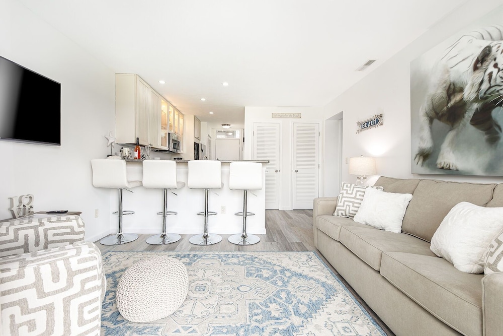 Condo photo 3