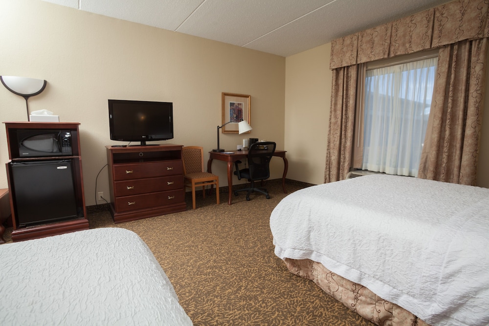 Room, 2 Queen Beds, Accessible, Non Smoking photo 3
