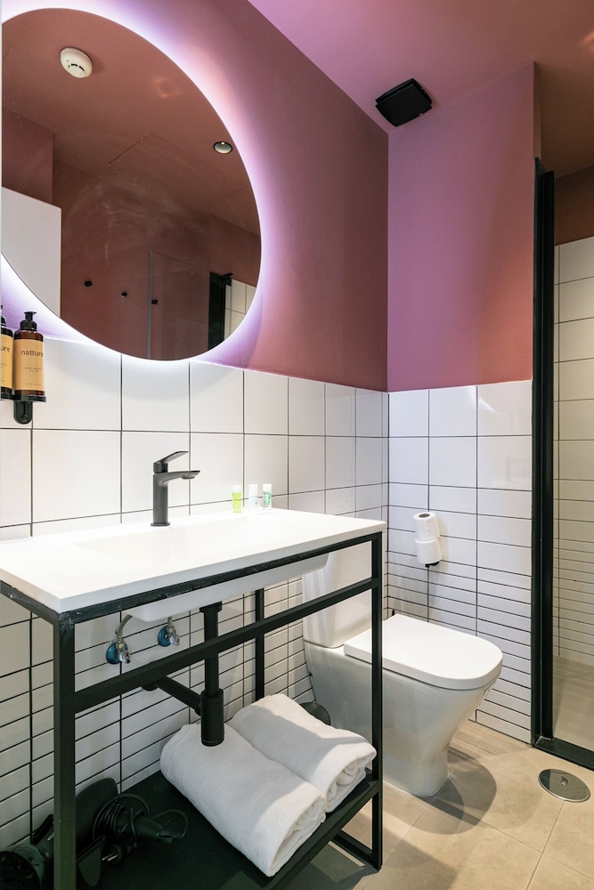 Standard Apartment, 2 Bedrooms - Photo 8