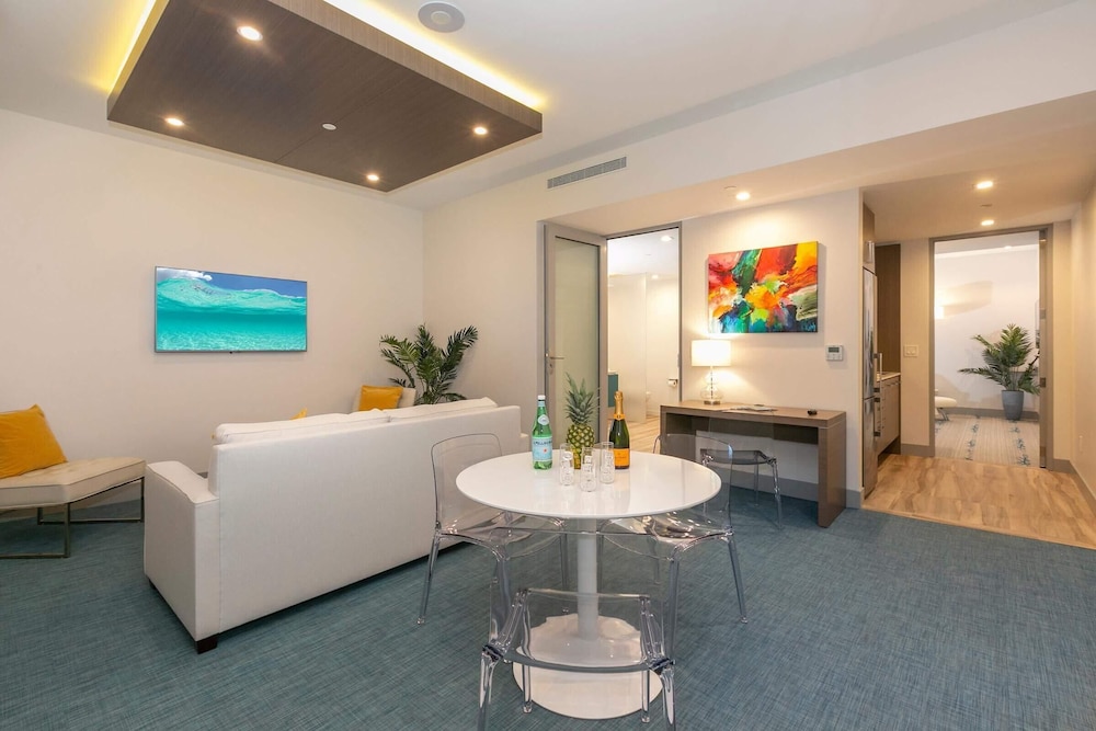 Room (NEW PROPERTY Location, location, loca)