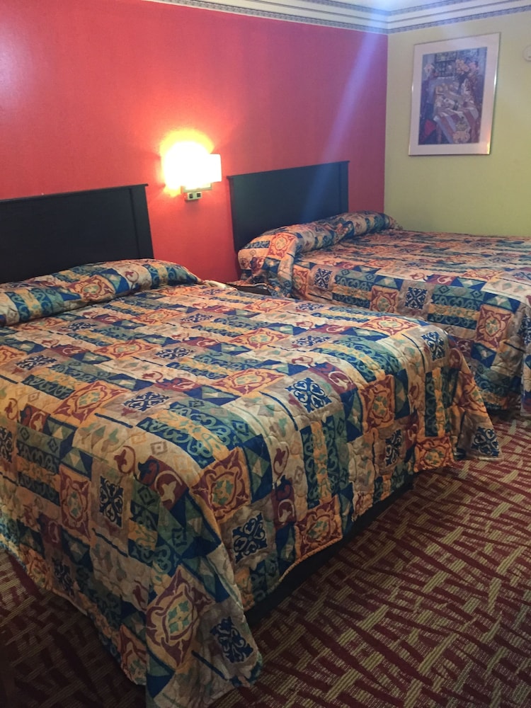 Classic Room, 2 Queen Beds, Non Smoking