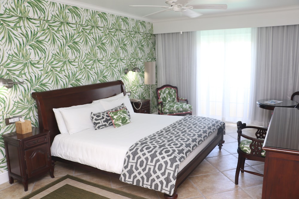 Standard Room, Pool View - Photo 17