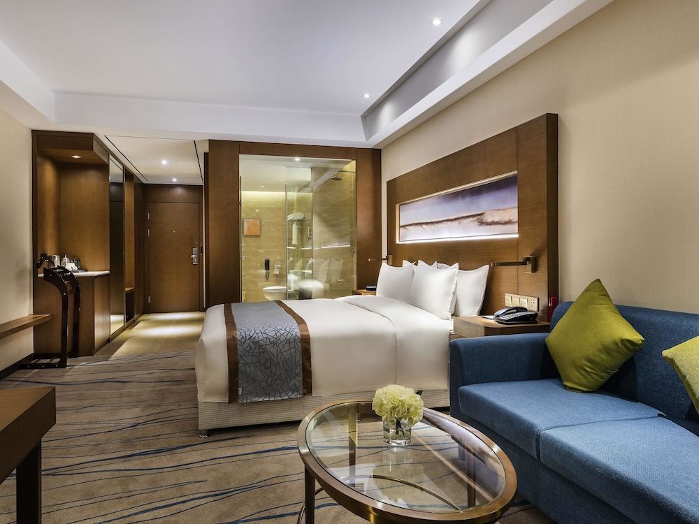 Room, 1 King Bed (Privilege)