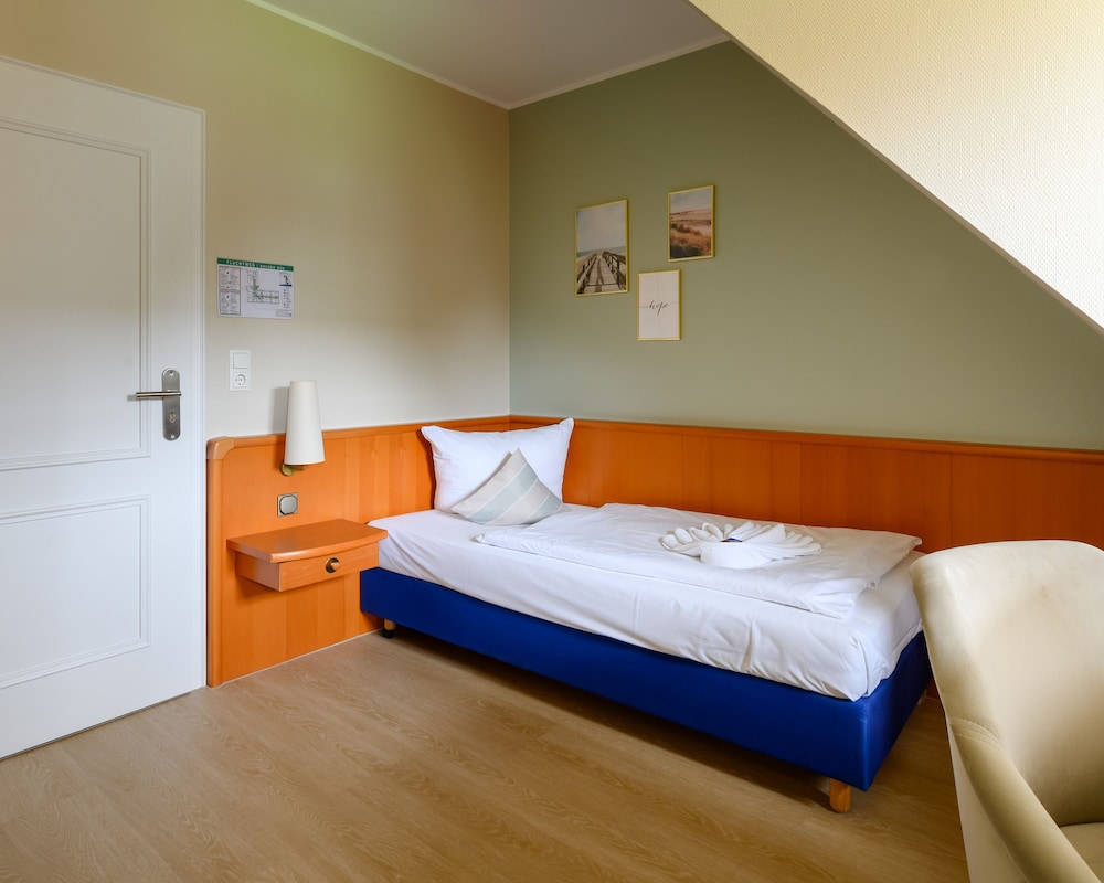 Single Room photo 2