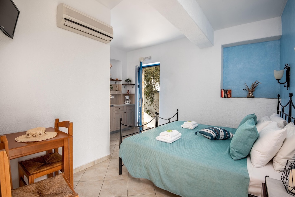 Agnanti Beach Apartments - Aura photo 1