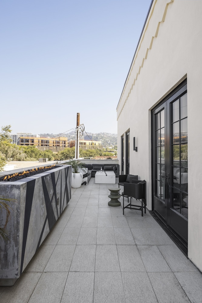 Penthouse, 1 King Bed (La Peer) thumbnail 6