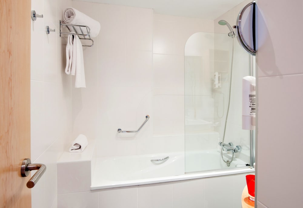 Standard Double Room - Photo 6