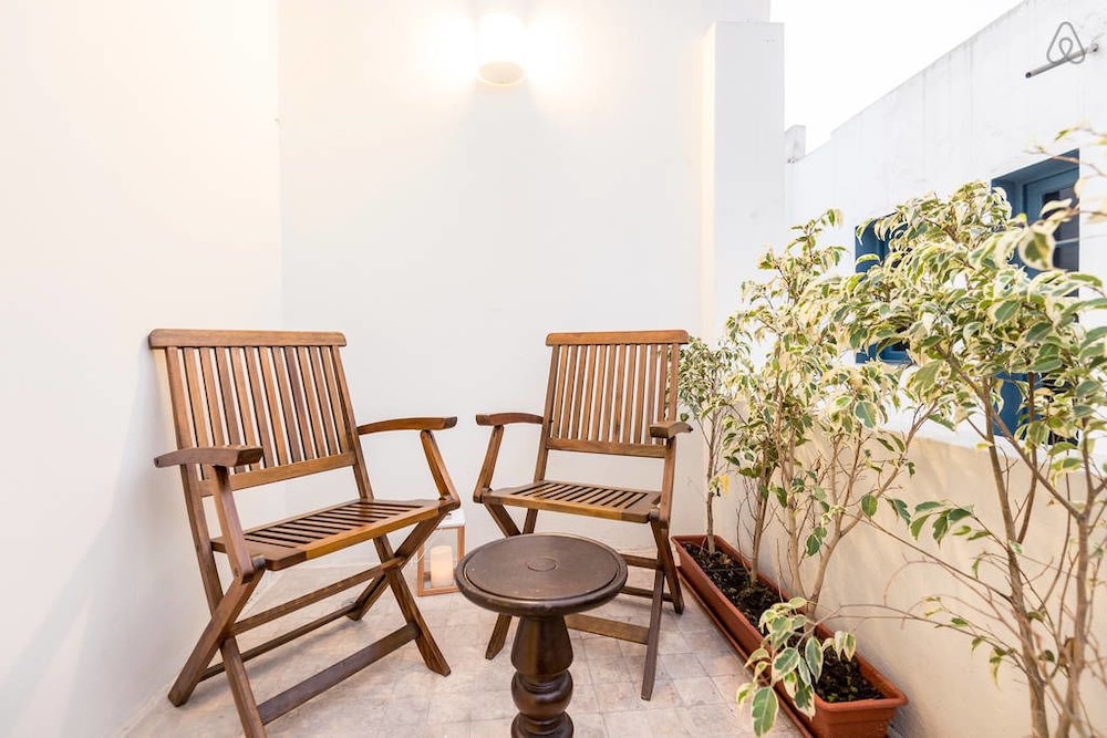Double Room, 1 King Bed, Balcony photo 3