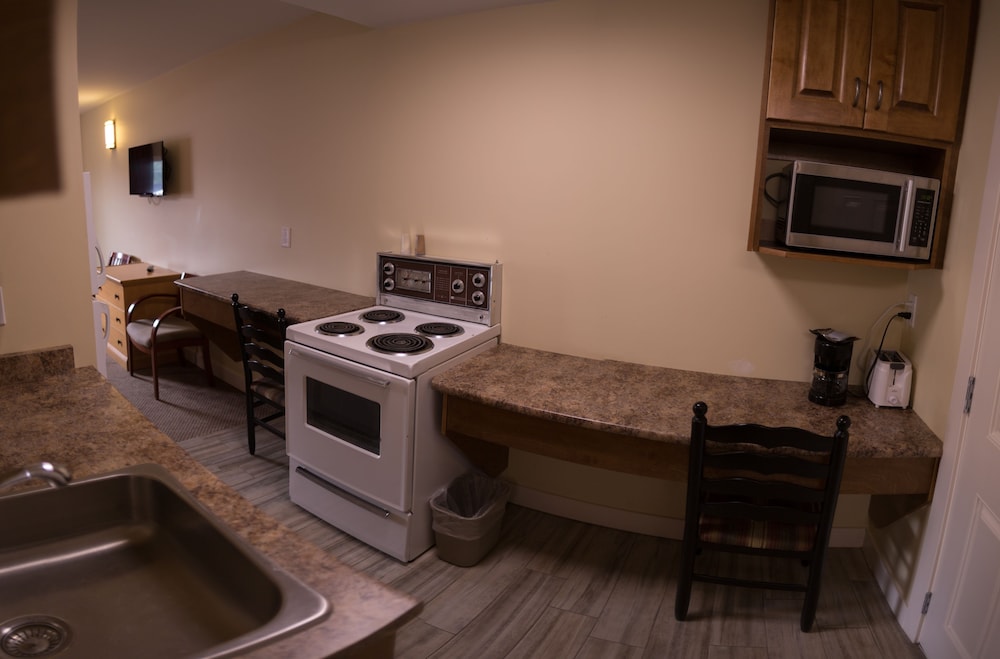Suite, 1 Bedroom, Kitchen photo 1
