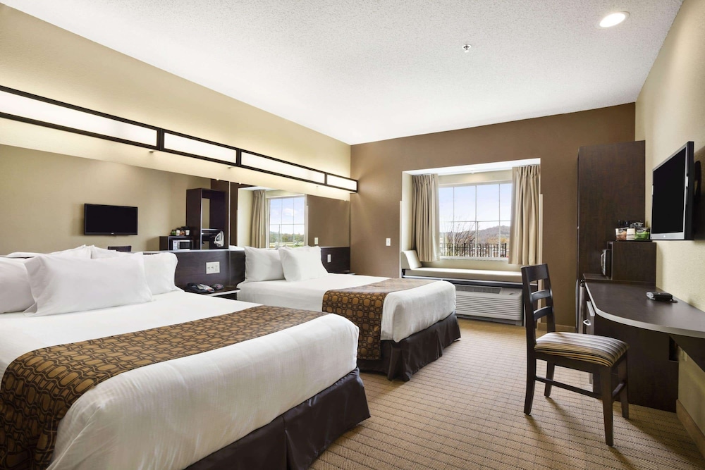 Room, 2 Queen Beds, Accessible, Non Smoking (Hearing Accessible) - Photo 1