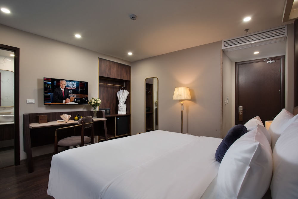 Executive Suite, Balcony, City View photo 3