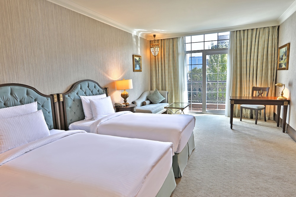 Deluxe with Two Twin Beds - Photo 1