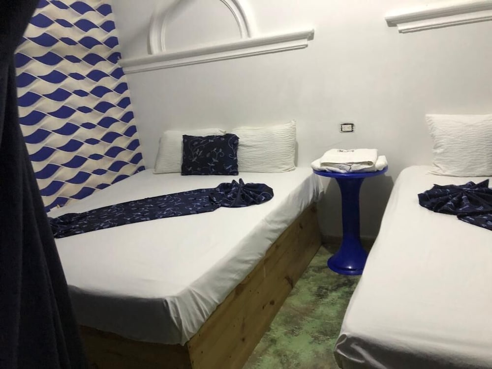 Double Room, 1 Queen or 1 King Bed