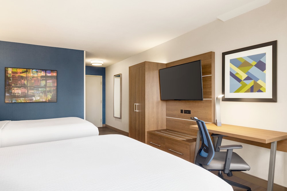 Standard Room, 2 Queen Beds (Low Floor) - Photo 1