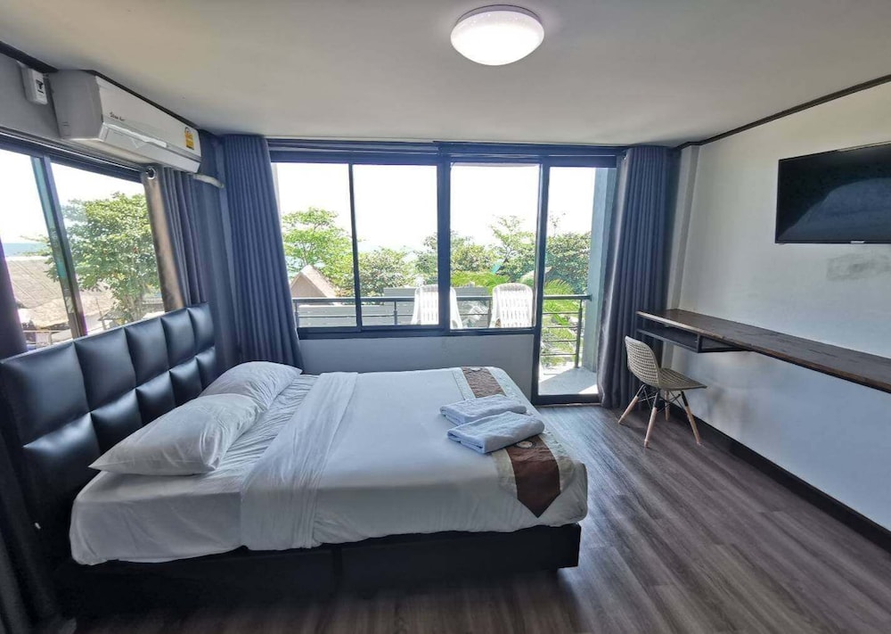 Superior Sea View Room with Balcony photo 3