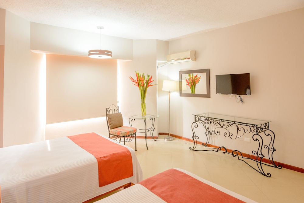 Standard Room, 2 Double Beds photo 3