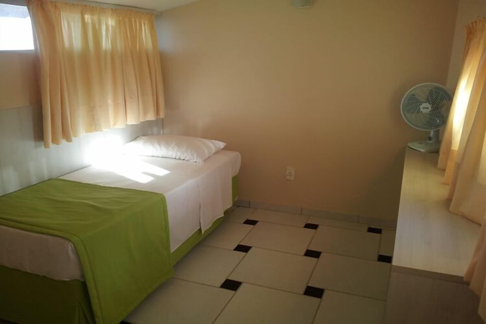 Standard Double or Twin Room - Photo 3