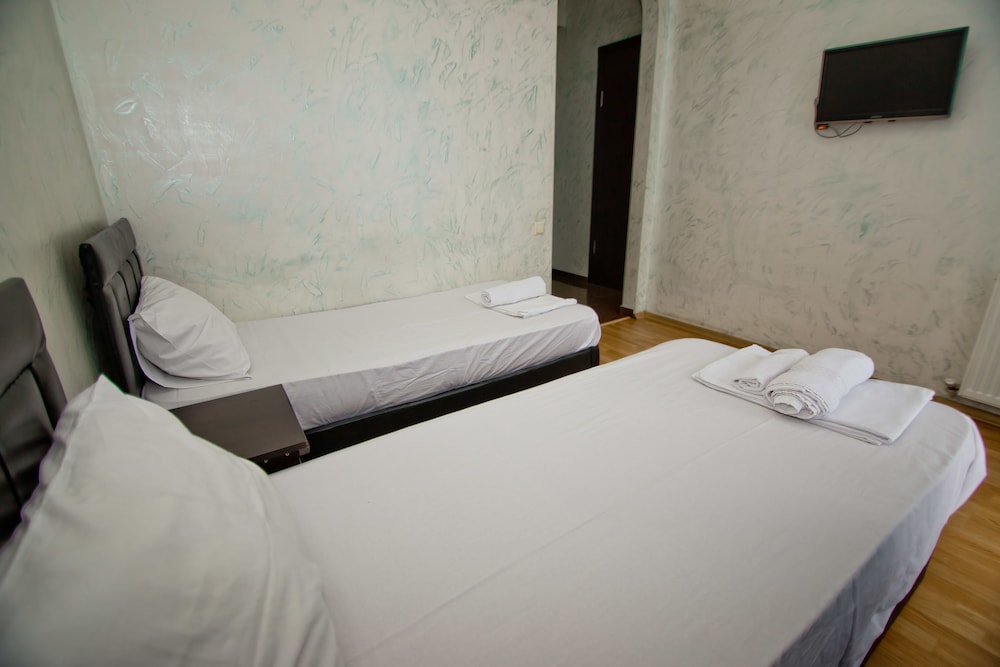 Twin Room, 2 Twin Beds, Balcony (204)