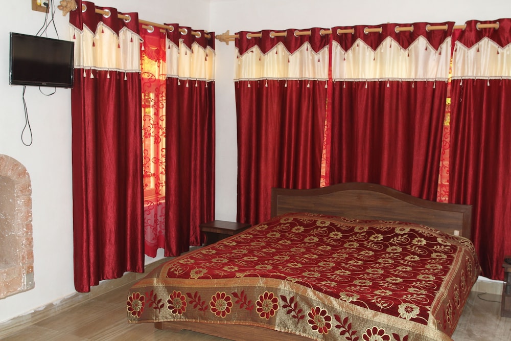 One Person Deluxe Room