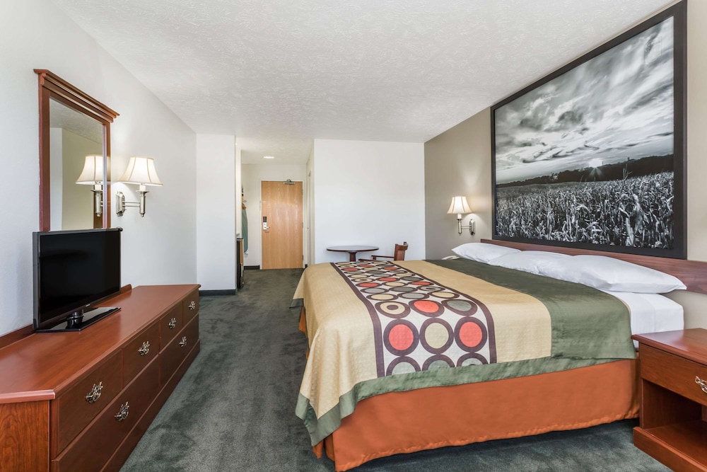 Room, 1 King Bed, Non Smoking - Photo 2