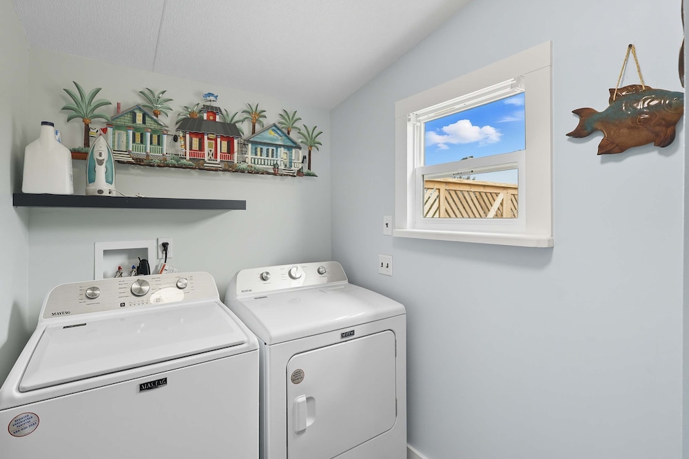 4BR Coastal Pool Cottage Golf Cart Kayaks, Photo 32
