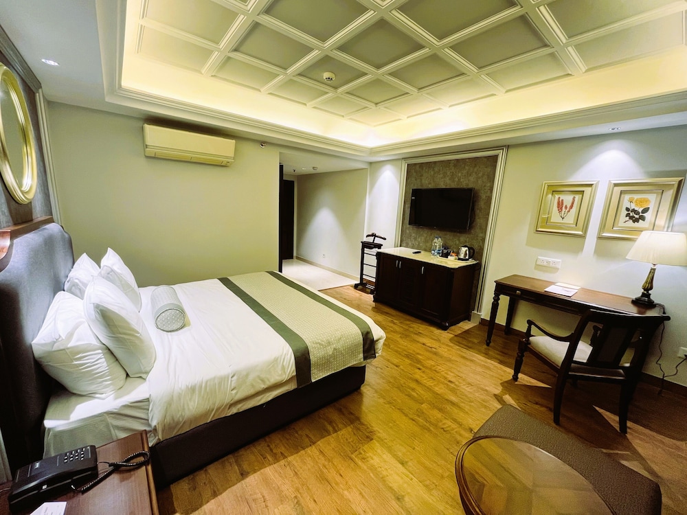 Executive Room, 1 Queen Bed photo 2
