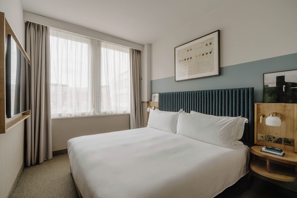 Suite, 1 Queen Bed, Kitchenette (Newly Refurbished 2024)