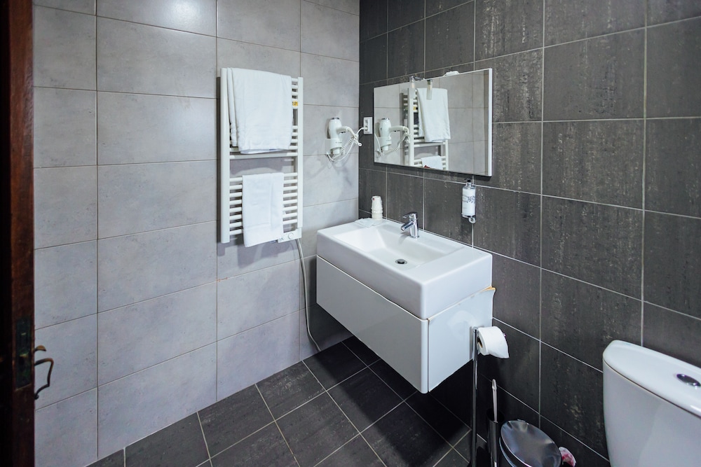Standard Apartment, 2 Bedrooms - Photo 8