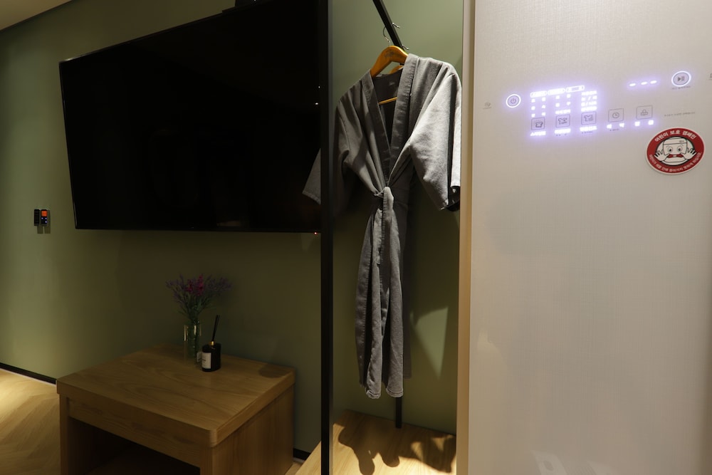 Suite - Photo 2