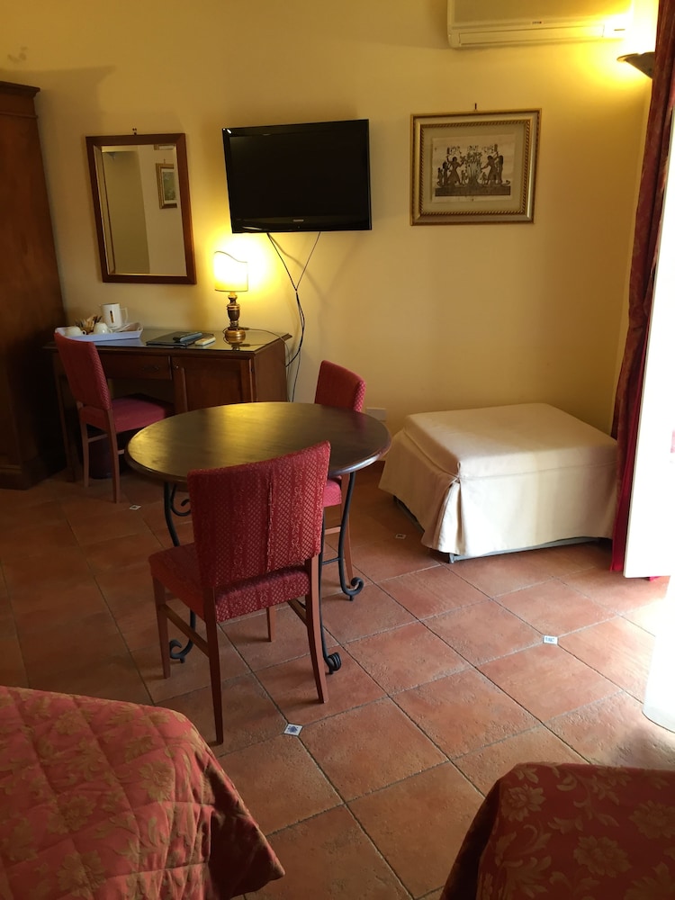 Comfort Triple Room (up to 4 people) - Photo 9