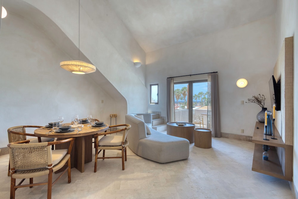 Deluxe Penthouse, 2 Bedrooms, Balcony