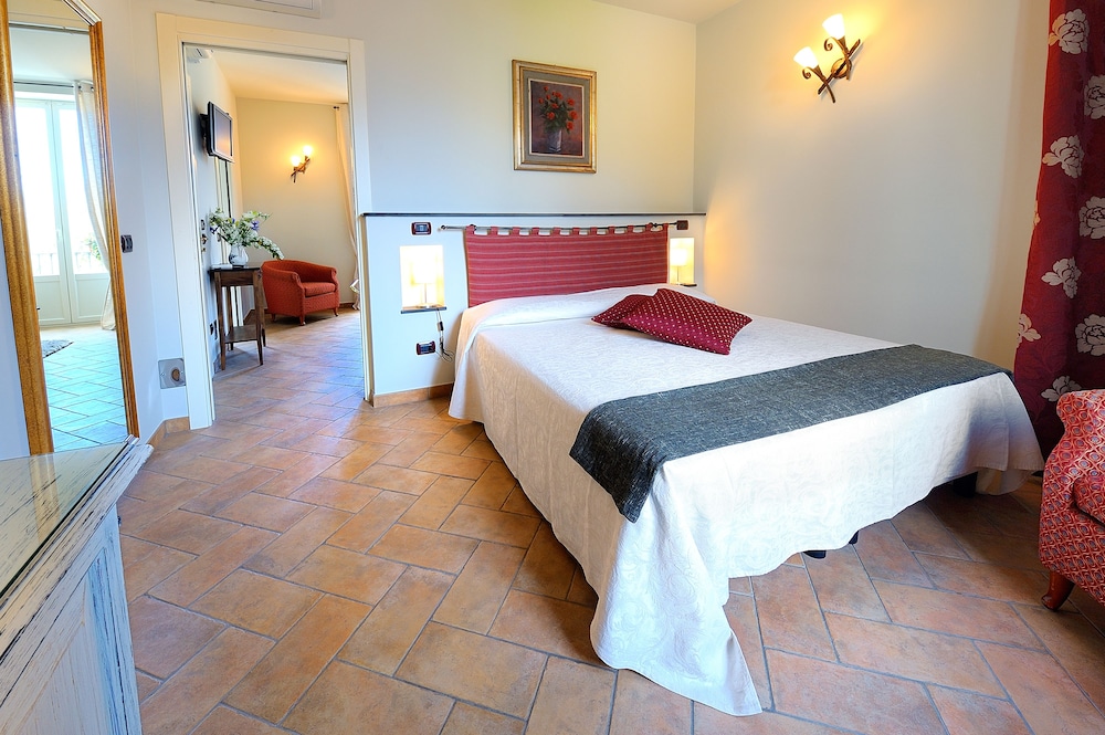 Traditional Suite (Classic) photo 1