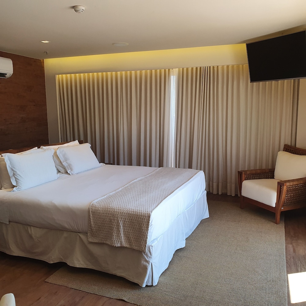 Master King Bed