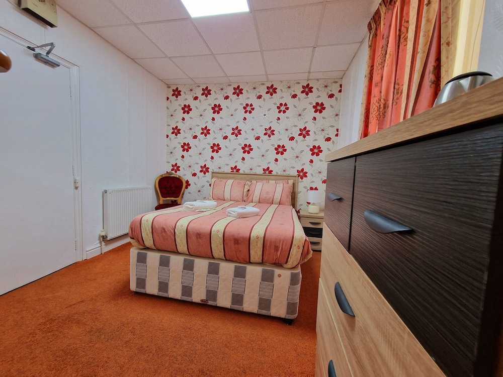 Comfort Quadruple Room, Ensuite (Jack and Jill style ) - Photo 6