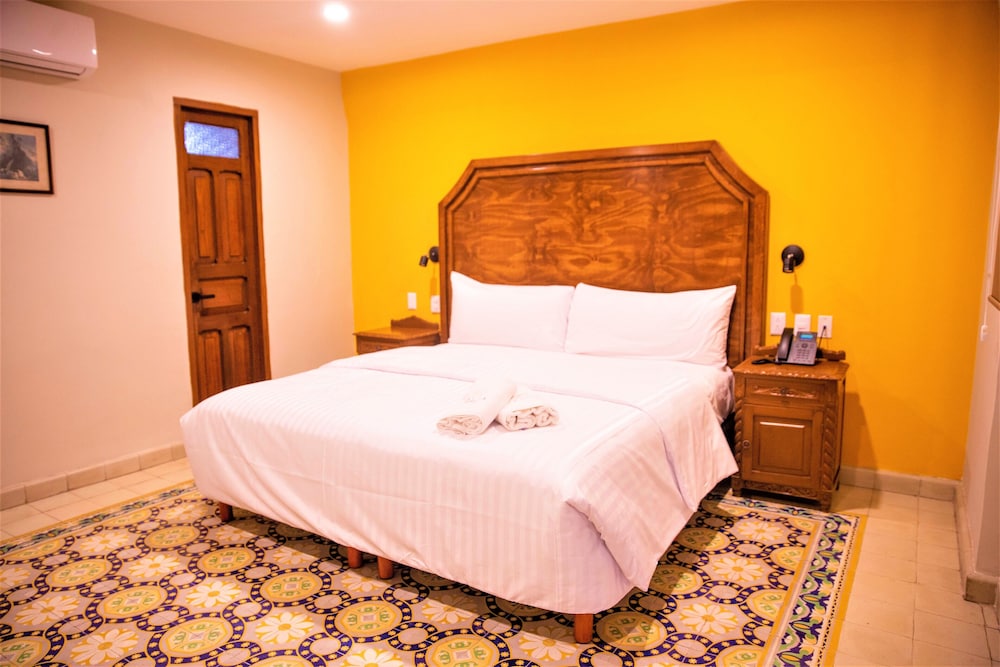 Standard Room, 1 King Bed