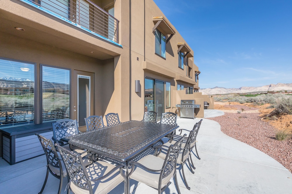 Townhome, Multiple Beds (Under Par on 18) photo 3