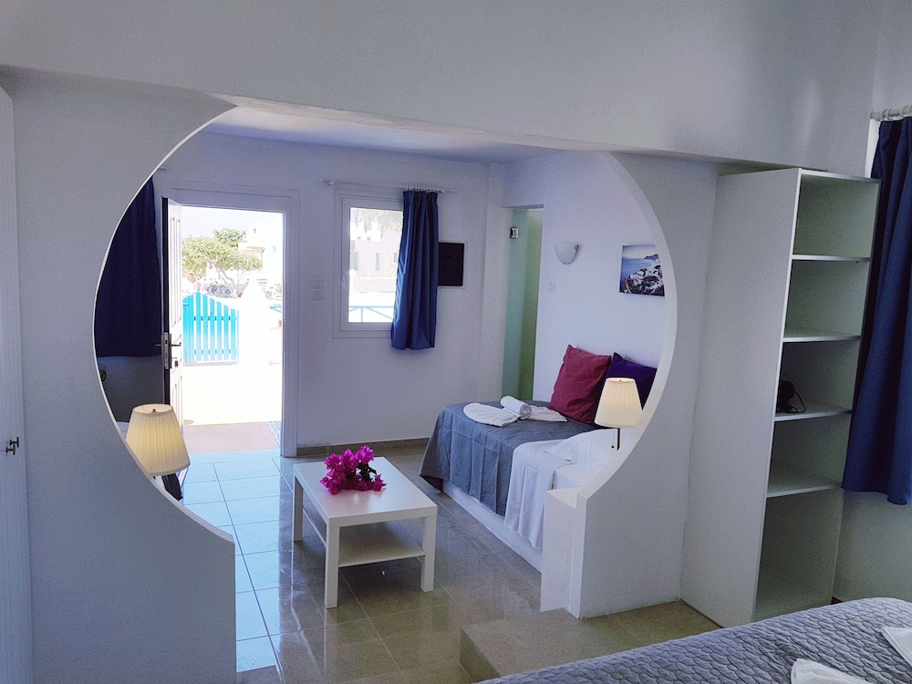 Deluxe Room - Photo 2