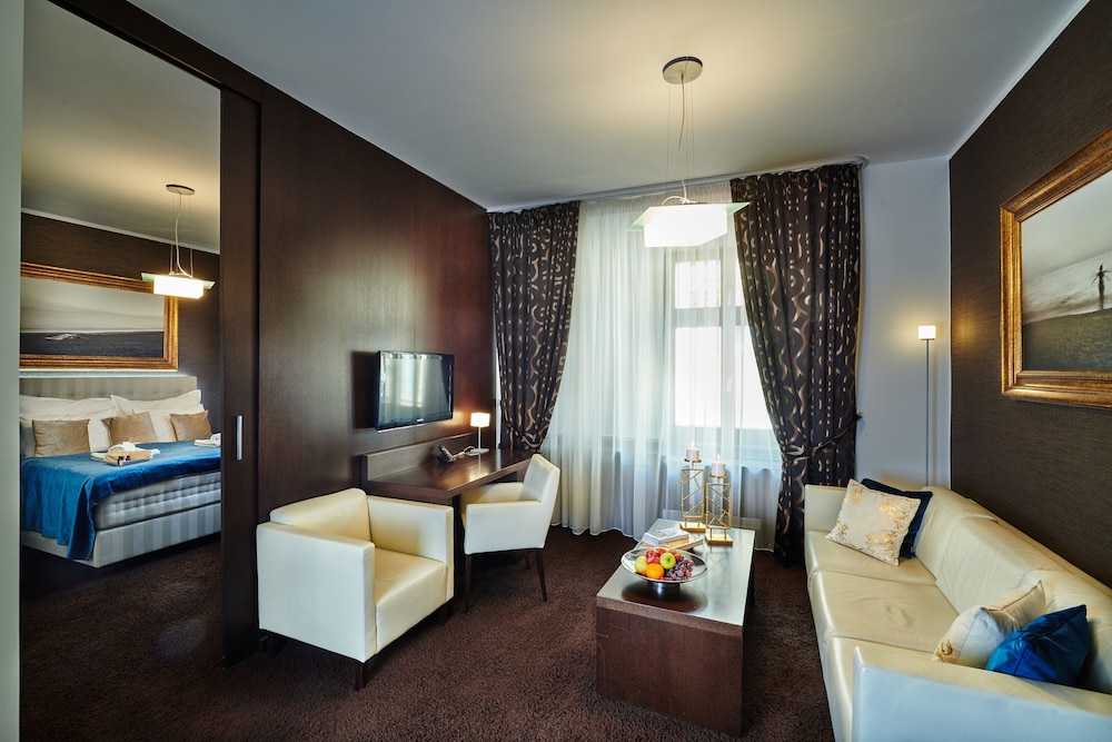 SAFFRON SUITE EXECUTIVE photo 1