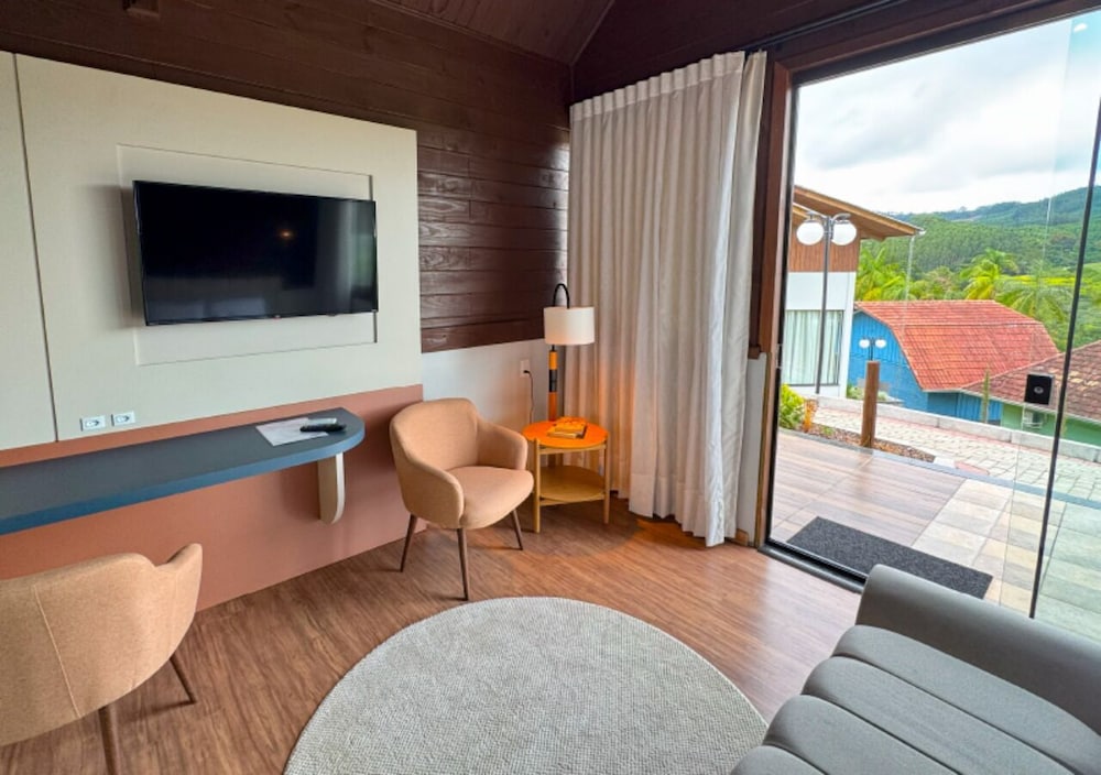 Deluxe Twin Room, Lagoon View