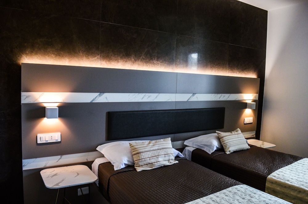 Superior Twin Room - Photo 2