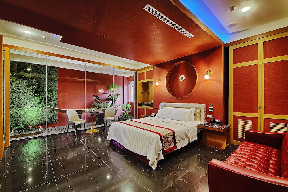 Deluxe Double Room, Non Smoking, Jetted Tub photo 1