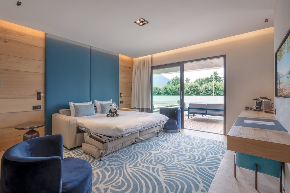 Privilege Suite with terrace, Lake side thumbnail 5