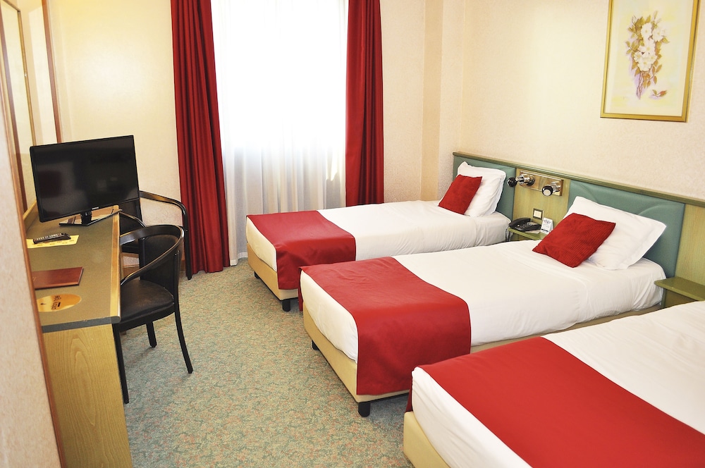 Economy Triple Room