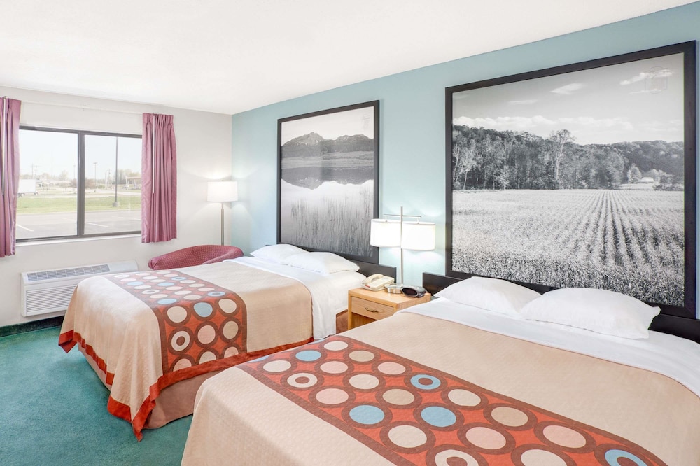 Standard Room, 2 Queen Beds - Photo 2