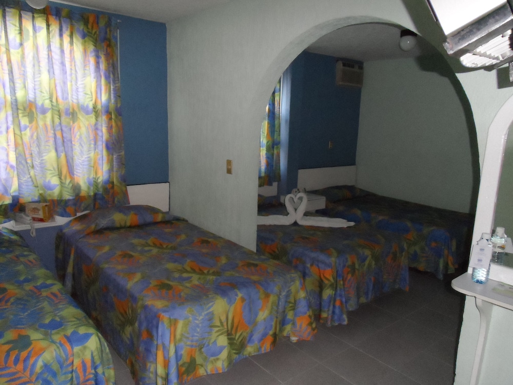 Quadruple Room "Tulipanes" photo 2