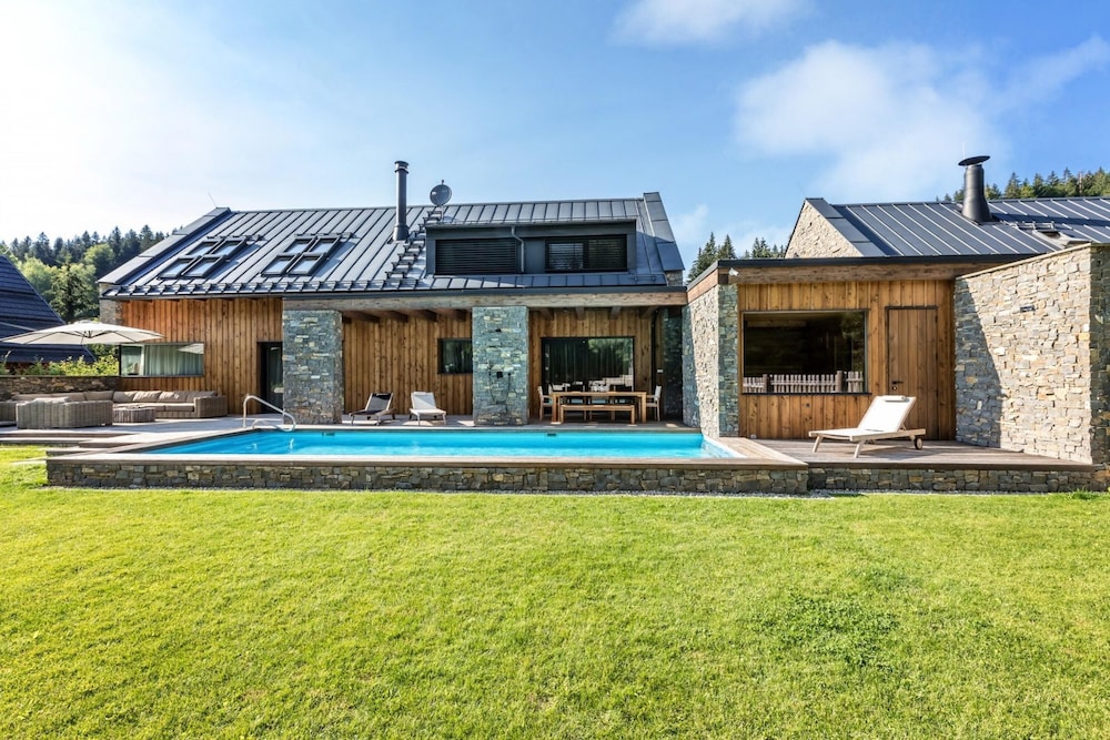 Villa photo 3