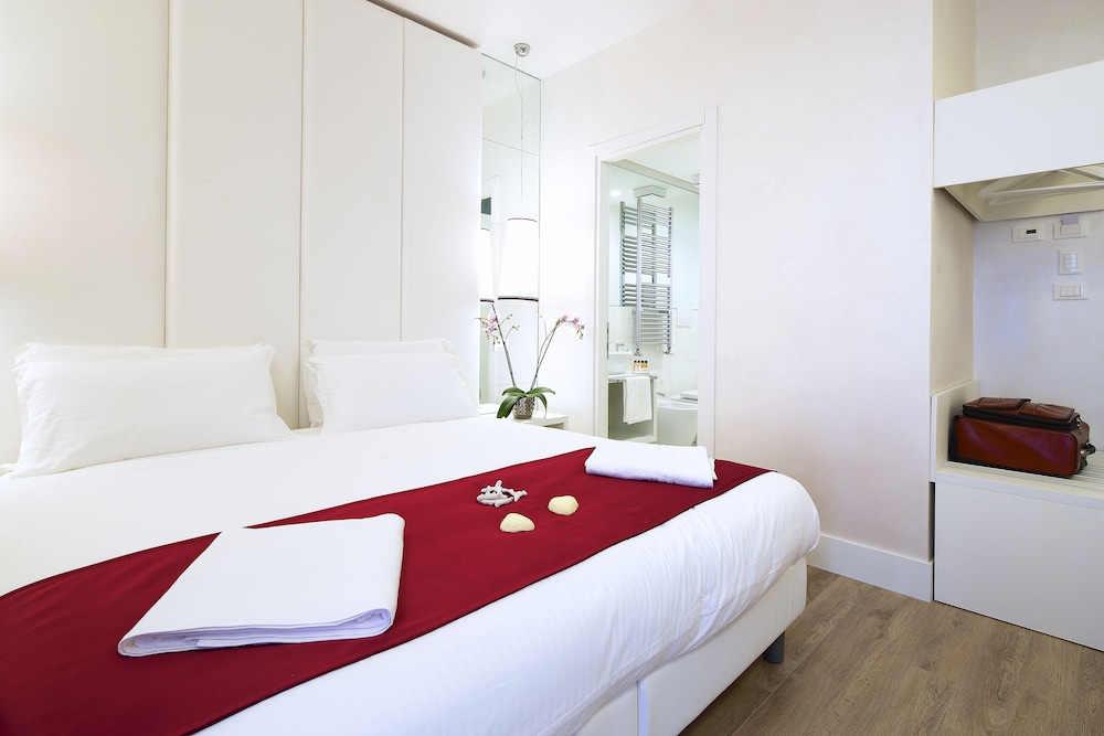 Standard Double Room photo 3