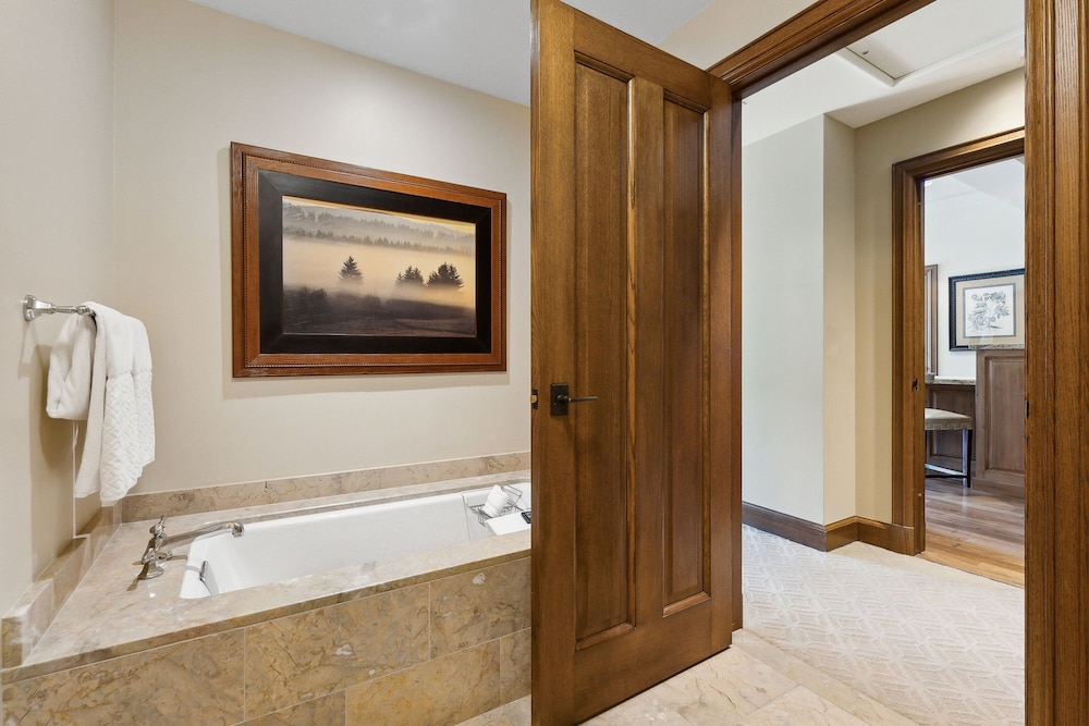 Room, 2 Bedrooms - Photo 21