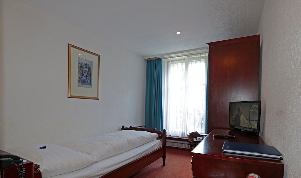 Budget Double Room photo 2