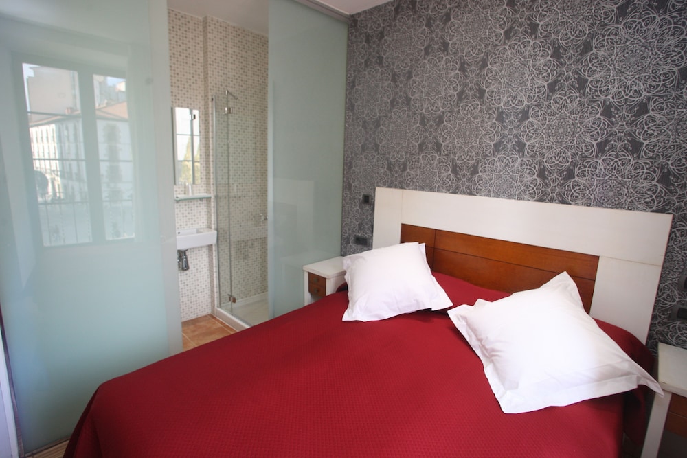Standard Double Room, 1 Double Bed, Balcony, City View photo 2